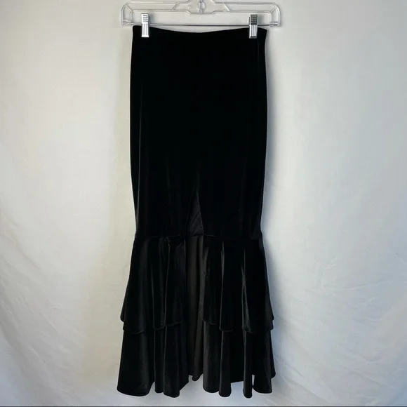 🌸NWT patobo velvet bo ruffle midi skirt in black